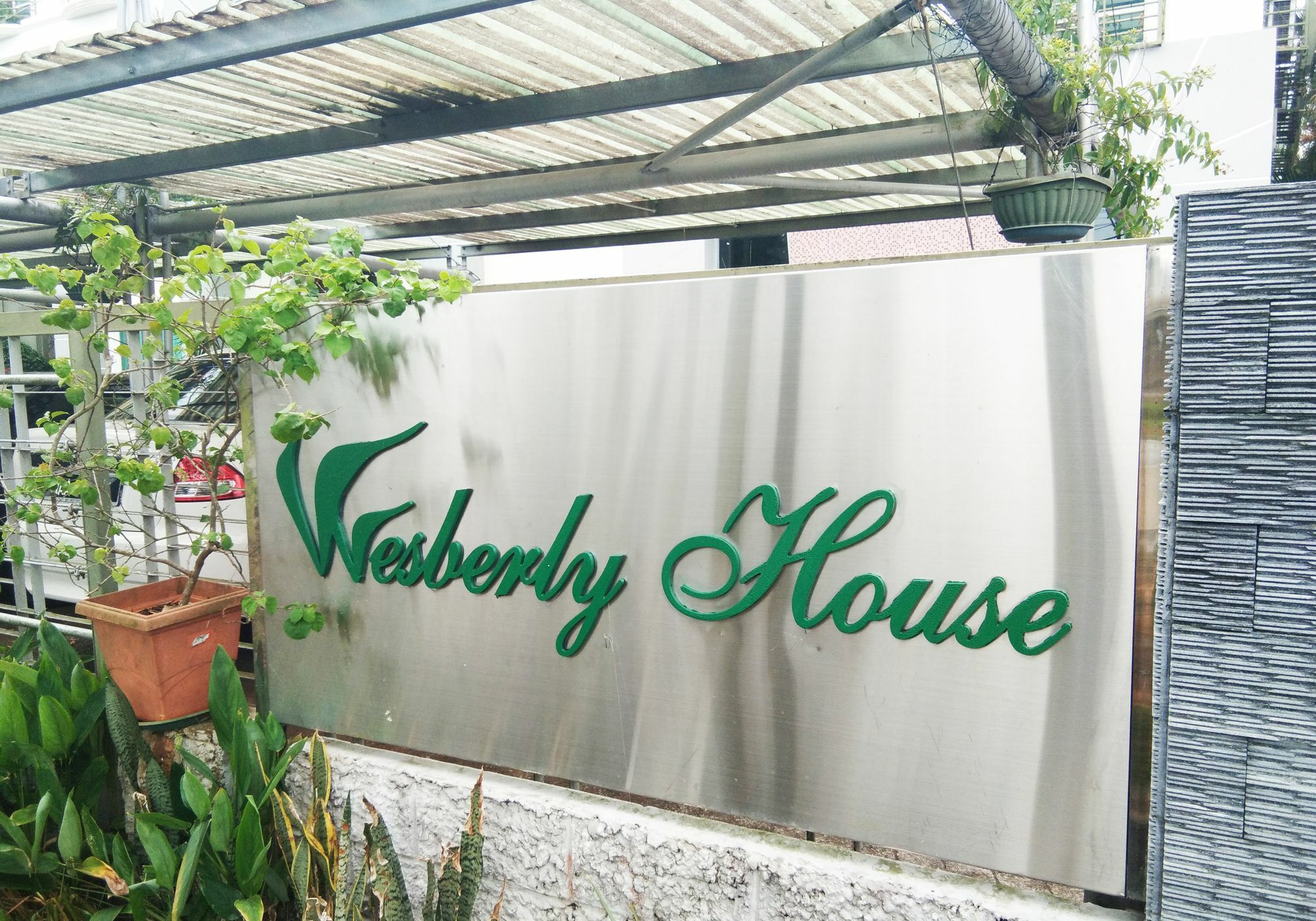 Wesberly Apartments Kuching Buitenkant foto